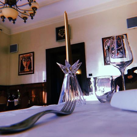 Picasso Boutique Hotel Arad Buitenkant foto