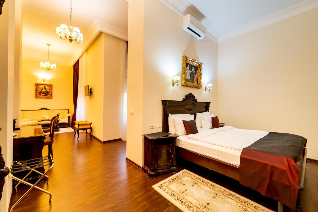 Picasso Boutique Hotel Arad Buitenkant foto