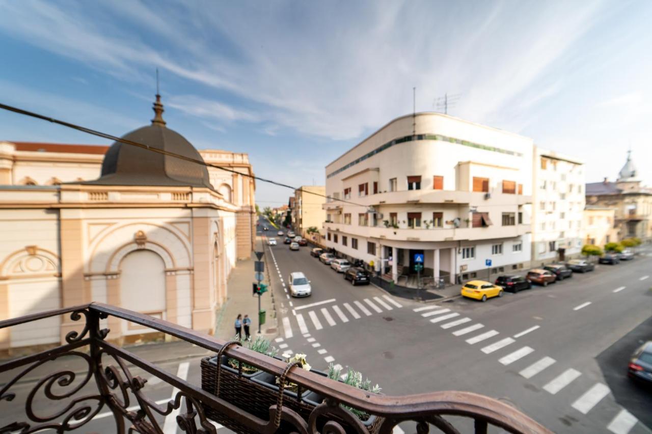 Picasso Boutique Hotel Arad Buitenkant foto