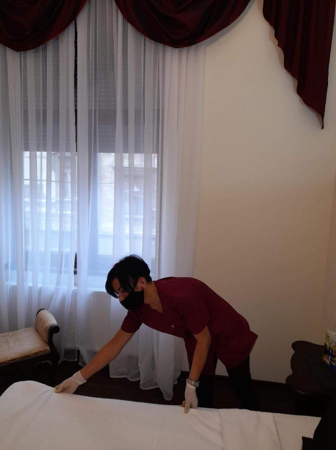 Picasso Boutique Hotel Arad Buitenkant foto