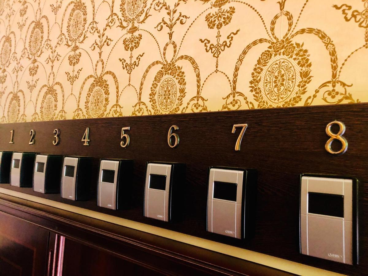 Picasso Boutique Hotel Arad Buitenkant foto